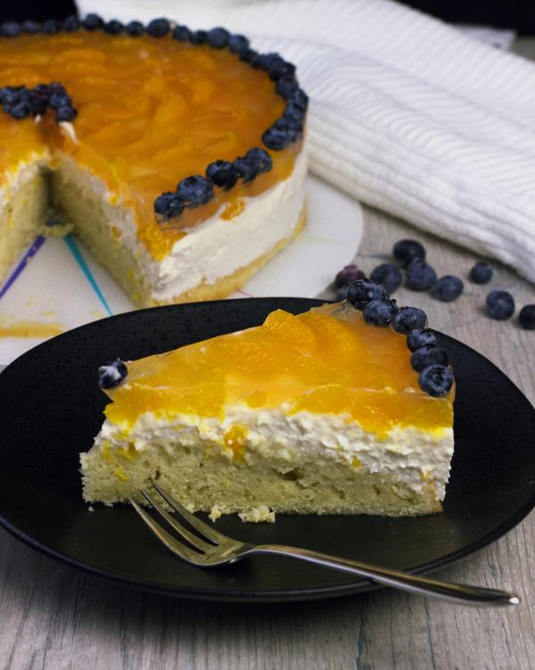 Vegan unbaked cheesecake with mandarin oranges