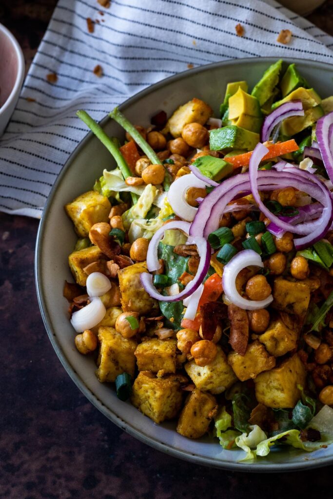 Veganer Cobb Salat (proteinreicher Salatteller) - Ve Eat Cook Bake