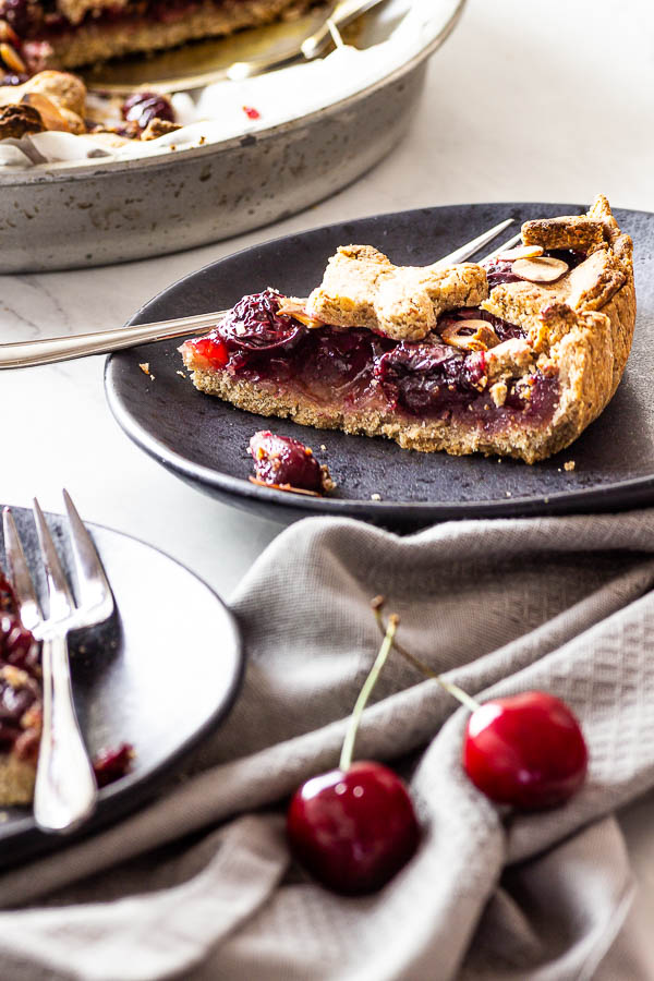 Vegan cherry pie