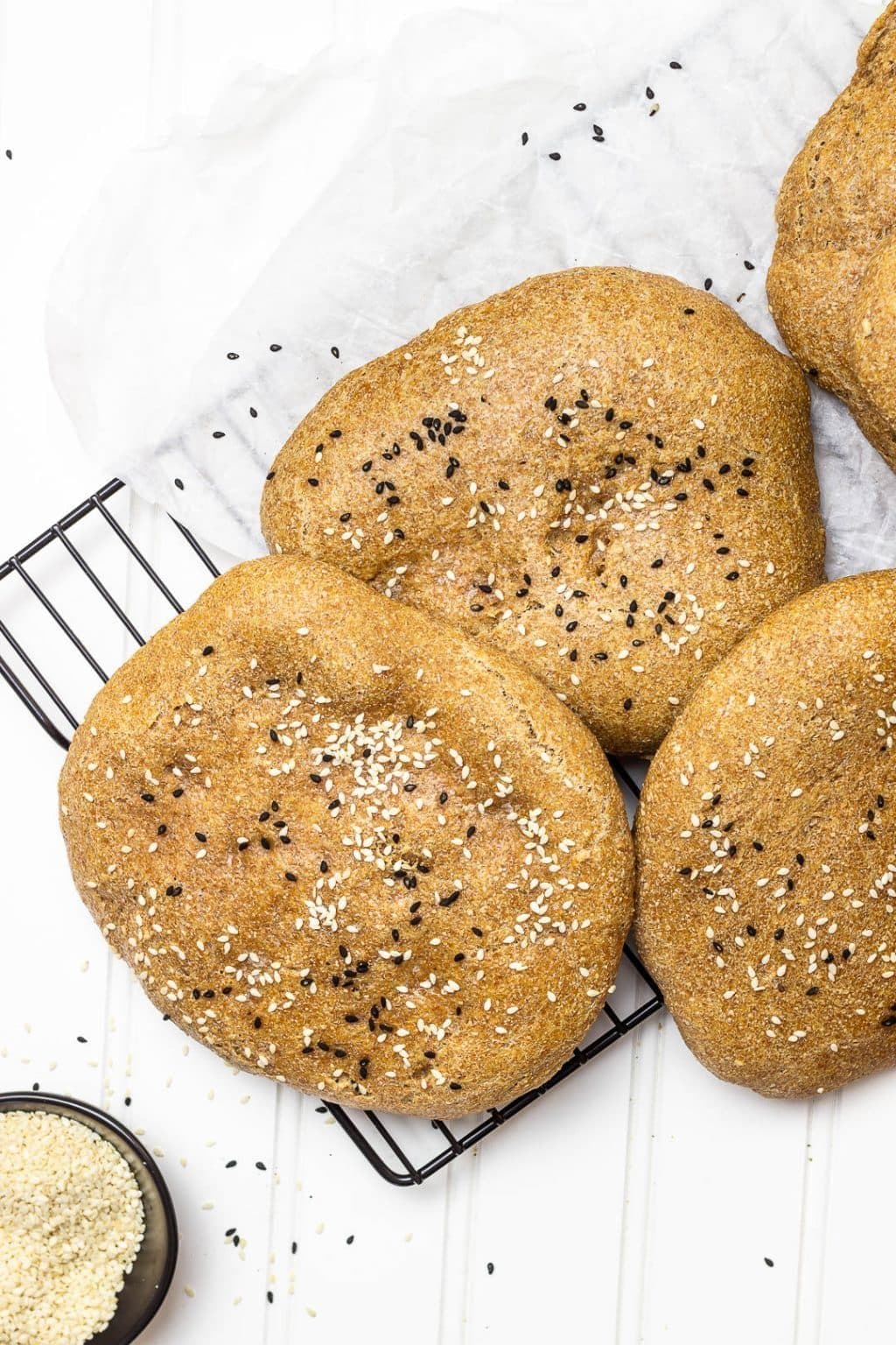 Selbstgemachtes Vollkorn-Fladenbrot ist das perfekte Dönerbrot (vegan)