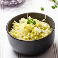 Einfacher veganer Weißkrautsalat ohne Öl