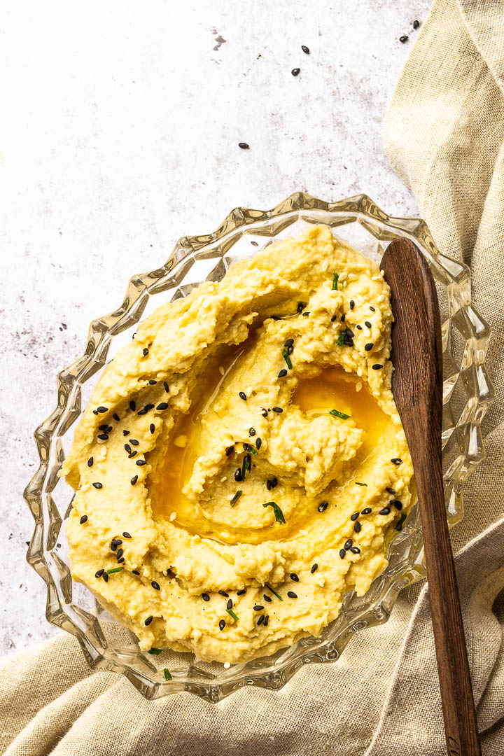 Creamy classic hummus without oil made with tahini, cookied chickpeas, lemon juice. Perfect vegan Dip or gluten-free spread