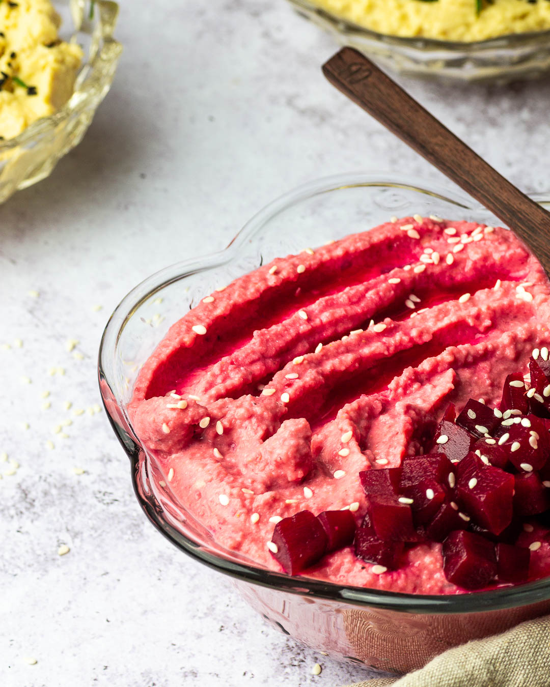 Super creamy cardamom Red Beet Hummus - a oil-free and vegan dip or a gluten-free spread for your toast or sandwich.