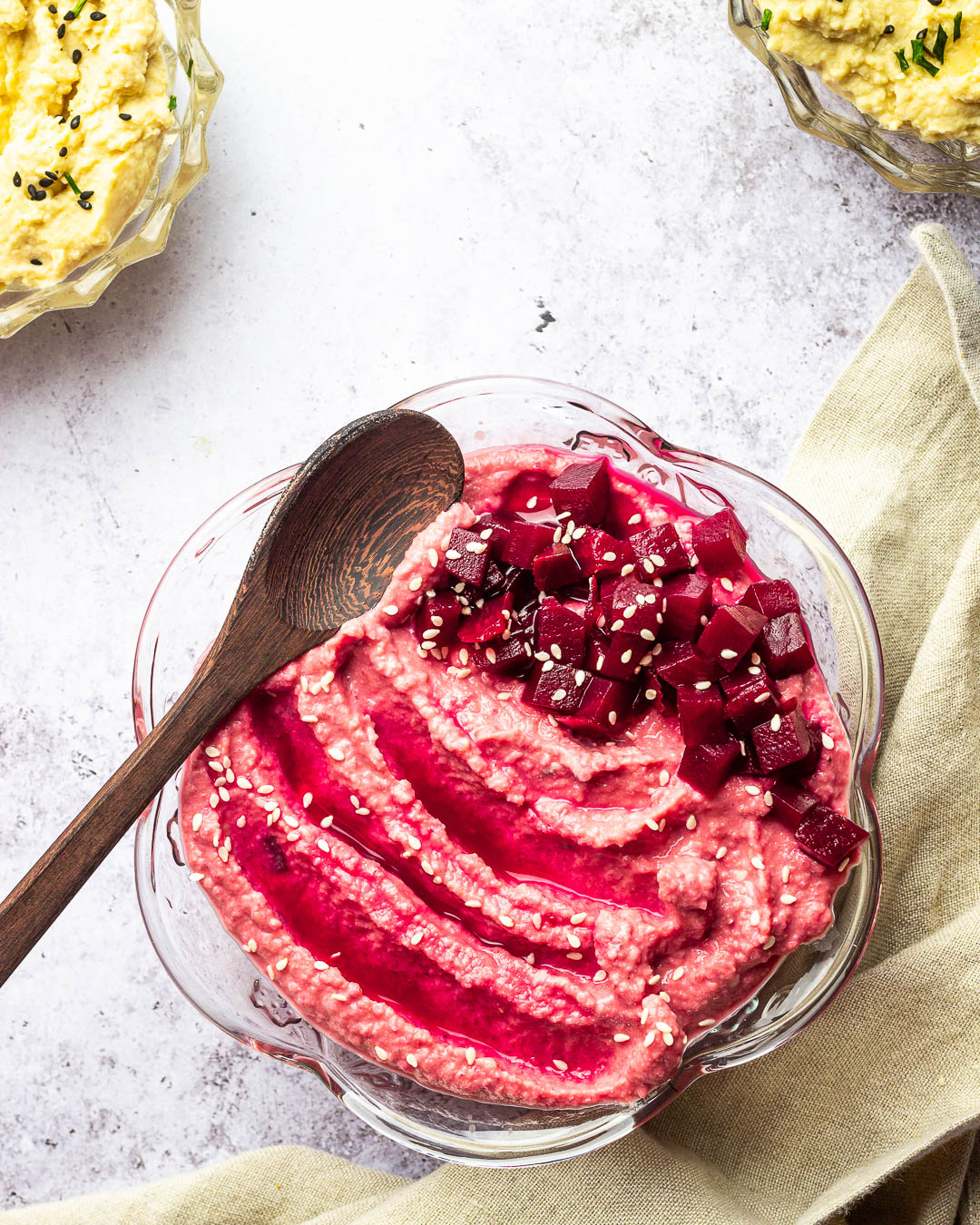 Super creamy cardamom Red Beet Hummus - a oil-free and vegan dip or a gluten-free spread for your toast or sandwich.