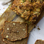 Veganes Vollkornbrot mit Nüssen und Samen