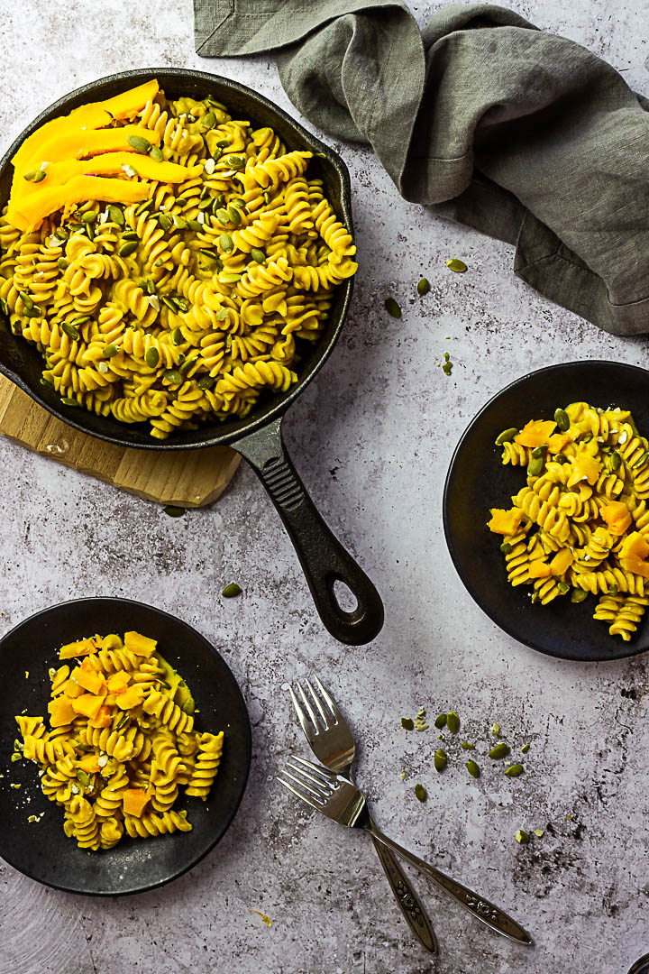 Vegan Cheesy Pumpkin Mac and Cheese