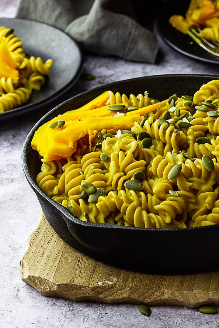 Vegan Cheesy Pumpkin Mac and Cheese