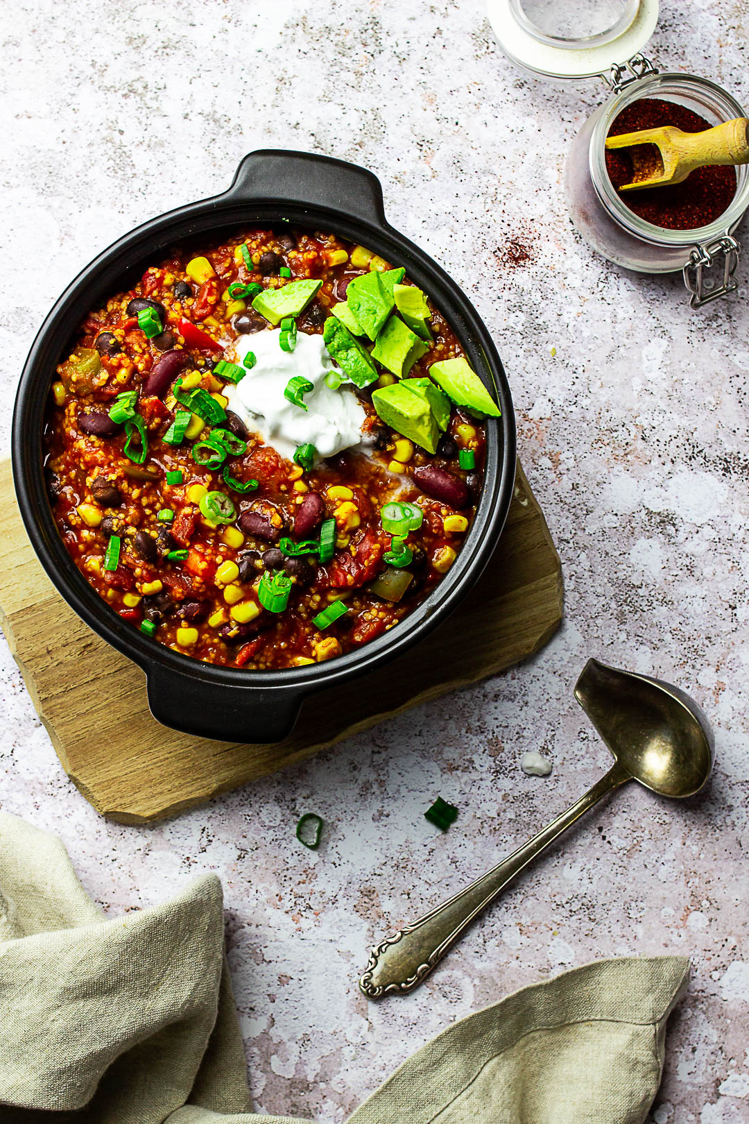 Homemade vegan Chili made quick with kidney beans, black beans, corn. Meatless Chili made with Bulgur or Quinoa. (wfpb)