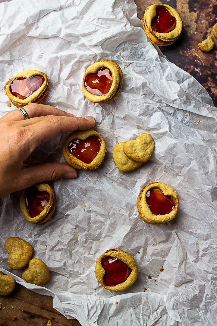 Vegan Linzer Cookies are German Christmas Cookies made with a shortcrust and filled with jam. (wfpb)