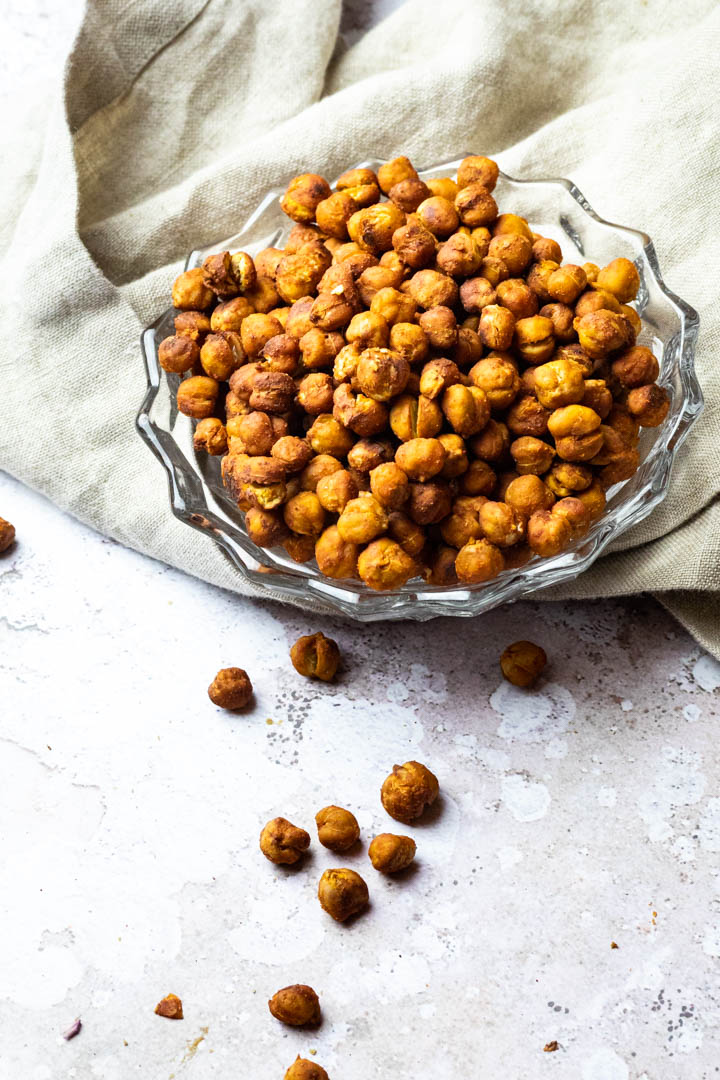 Oven Baked Crispy Chickpeas in a bowl made without oil. A perfect vegan snack