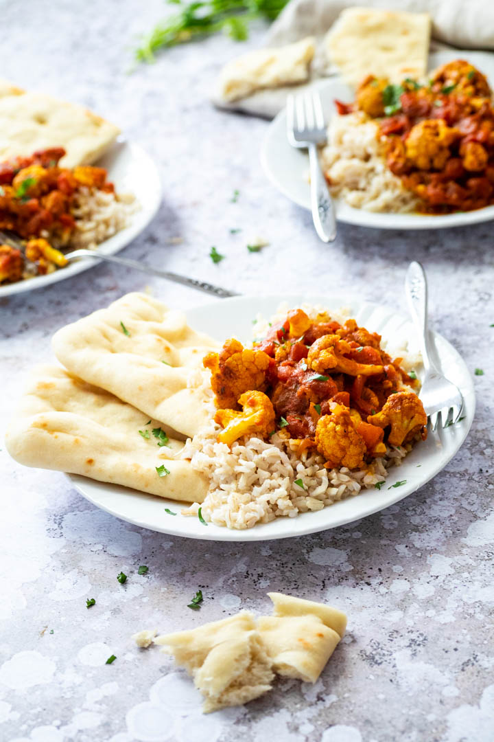 Veganes Tikka Masala mit Blumenkohl und authentischen Gewürzen. (vegetarisch, glutenfrei)