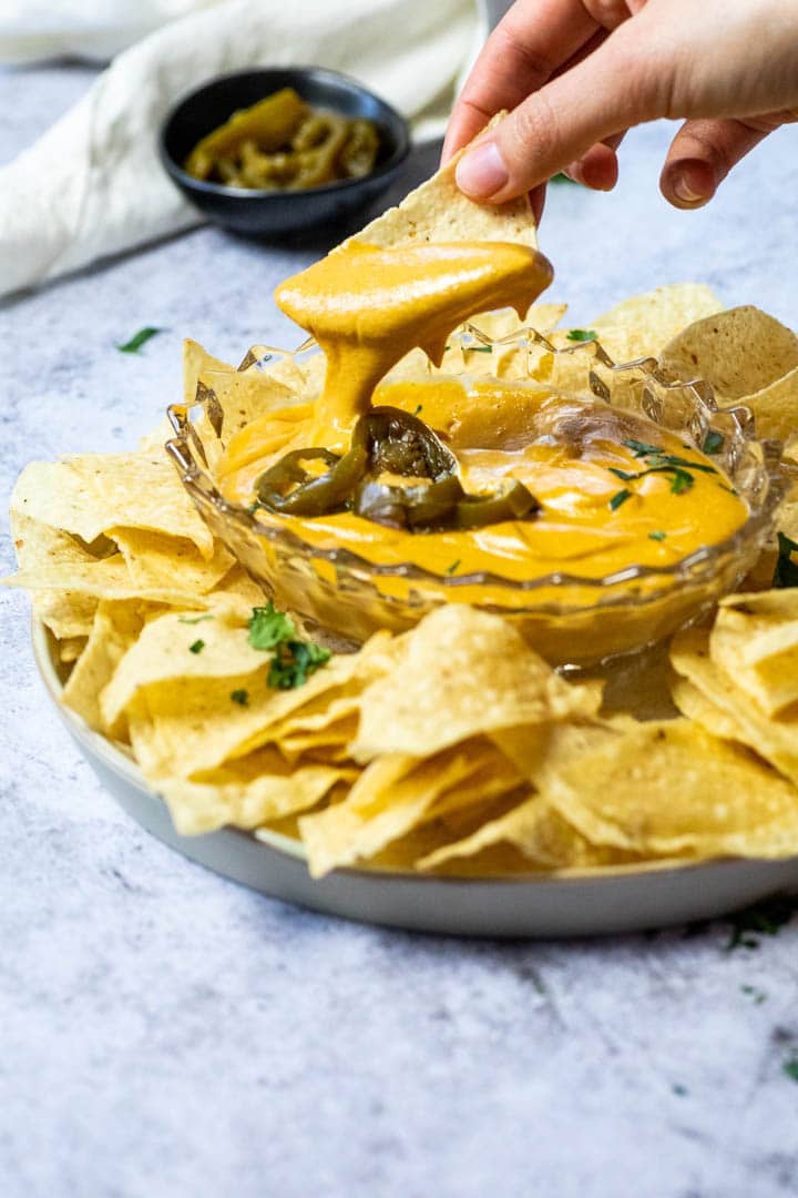 Easy Gooey Tangy Vegan Nacho Cheese Ve Eat Cook Bake