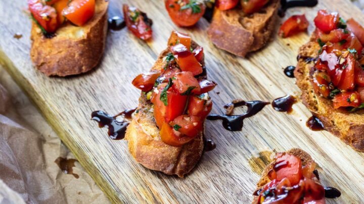 Vegan Oil-free Bruschetta Crostini (wfpb) - Ve Eat Cook Bake