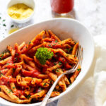 Nahaufnahme einer Schüssel mit Penne alla Wodka