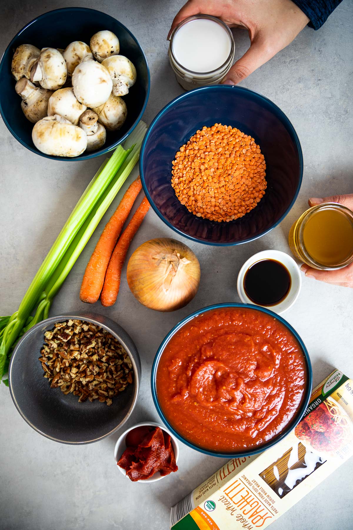 Zutatenaufnahme für vegane Bolognese