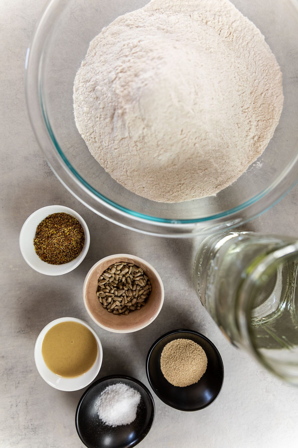 Zutatenaufnahme für ein glutenfreies Buchweizenbrot